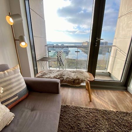 Stunning Mersey View Flat W Parking In Liverpool Eksteriør bilde