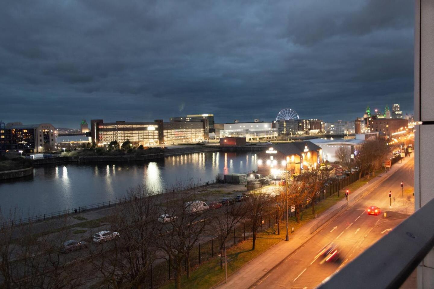 Stunning Mersey View Flat W Parking In Liverpool Eksteriør bilde