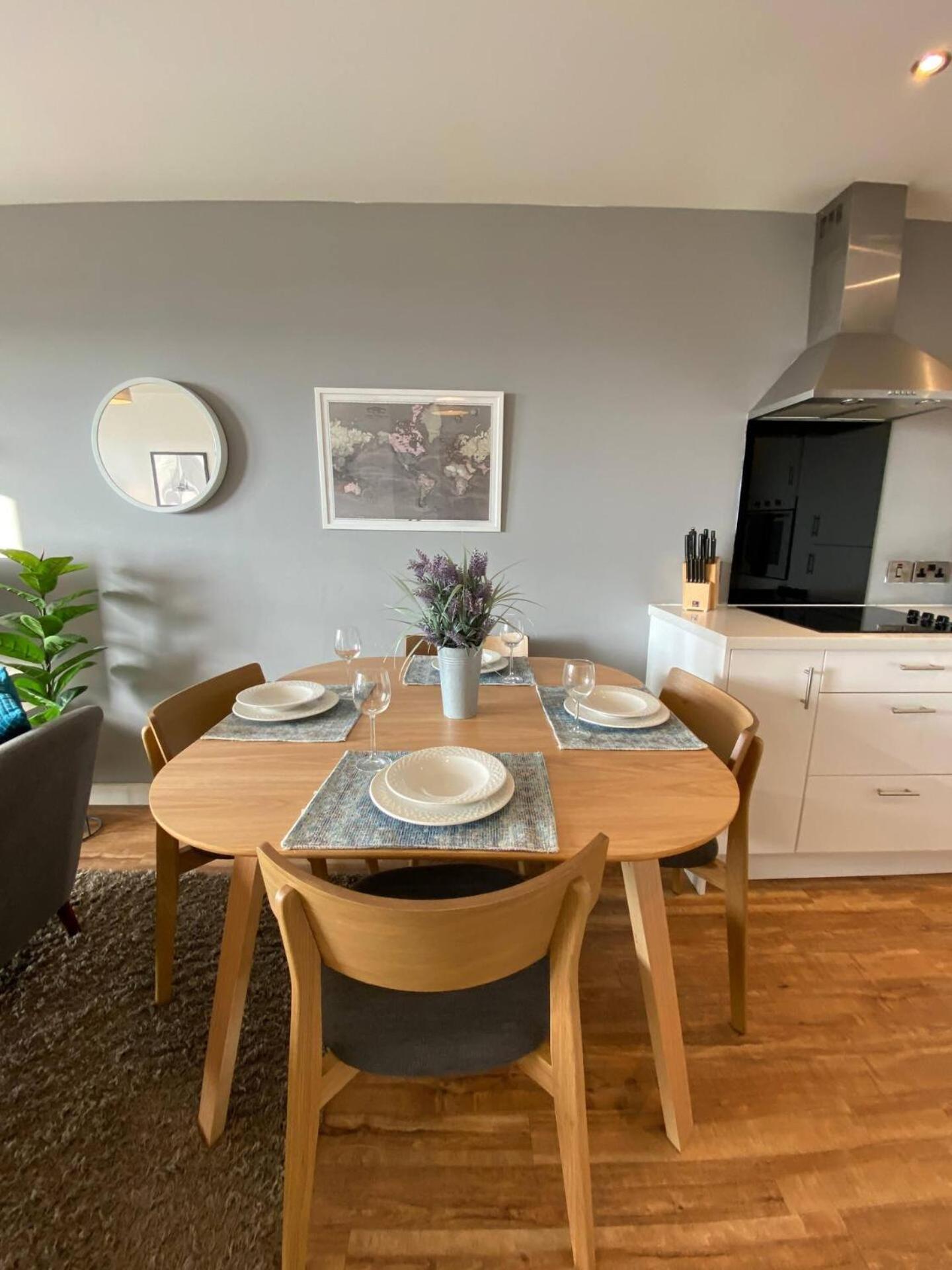 Stunning Mersey View Flat W Parking In Liverpool Eksteriør bilde