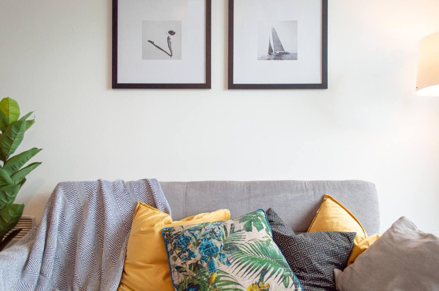 Stunning Mersey View Flat W Parking In Liverpool Eksteriør bilde