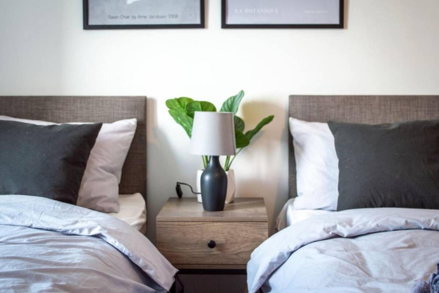 Stunning Mersey View Flat W Parking In Liverpool Eksteriør bilde
