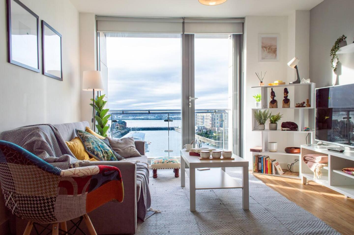 Stunning Mersey View Flat W Parking In Liverpool Eksteriør bilde