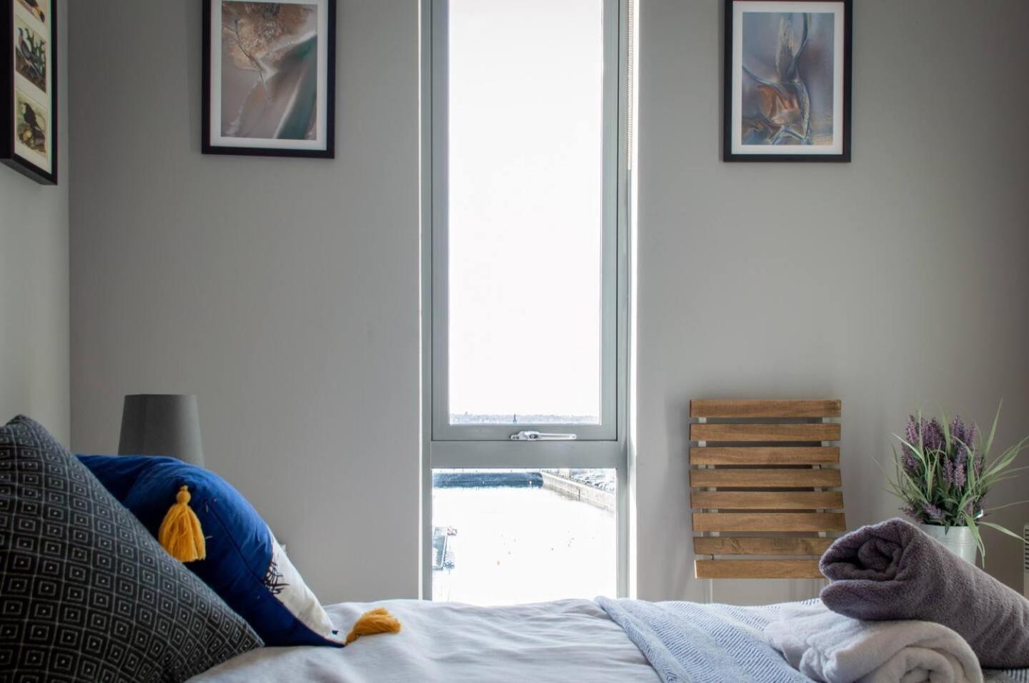 Stunning Mersey View Flat W Parking In Liverpool Eksteriør bilde
